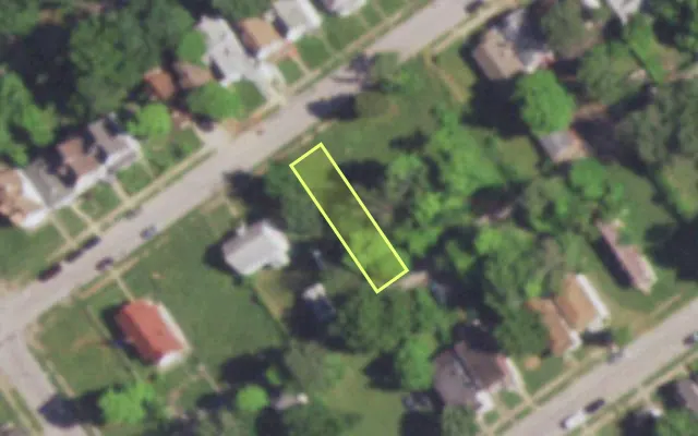 Aerial view of 4924 GENEVIEVE AV — vacant lot, St. Louis with approximate parcel outline
