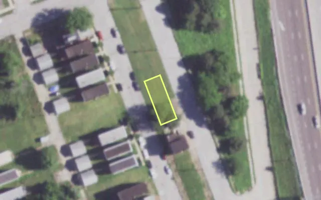 Aerial view of 3323 N 14TH ST — vacant lot, St. Louis with approximate parcel outline