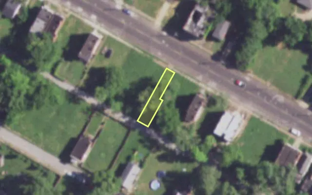 Aerial view of 3852 LEE AV — vacant lot, St. Louis with approximate parcel outline