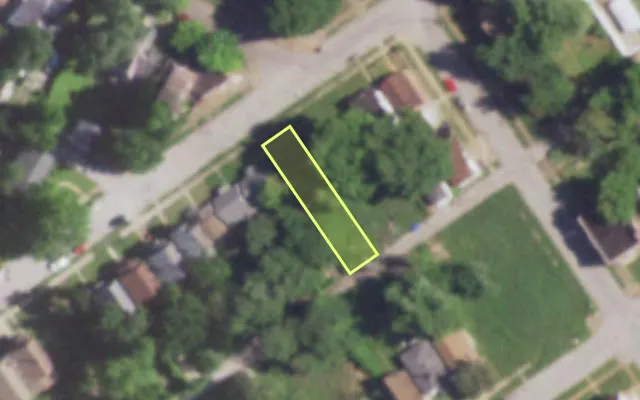 Aerial view of 4778 WREN AV — vacant lot, St. Louis with approximate parcel outline