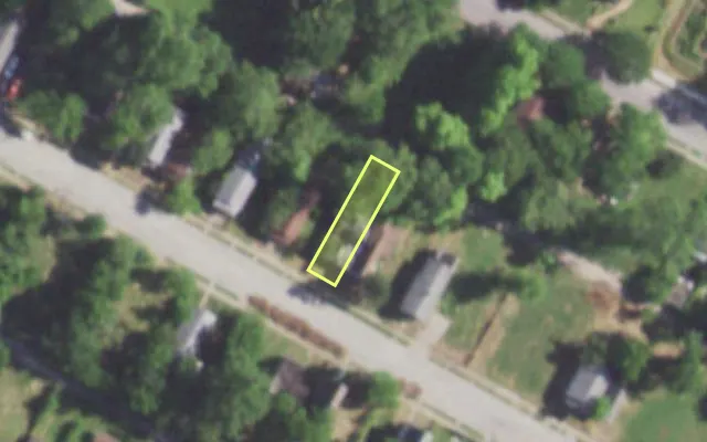 Aerial view of 5711 KENNERLY AV — vacant lot, St. Louis with approximate parcel outline
