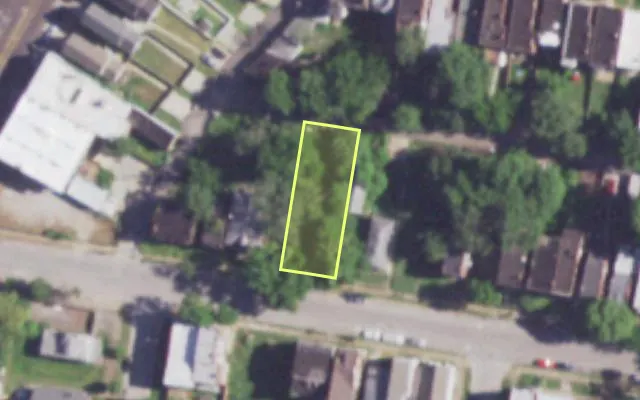 Aerial view of 2213 CHIPPEWA ST — vacant lot, St. Louis with approximate parcel outline