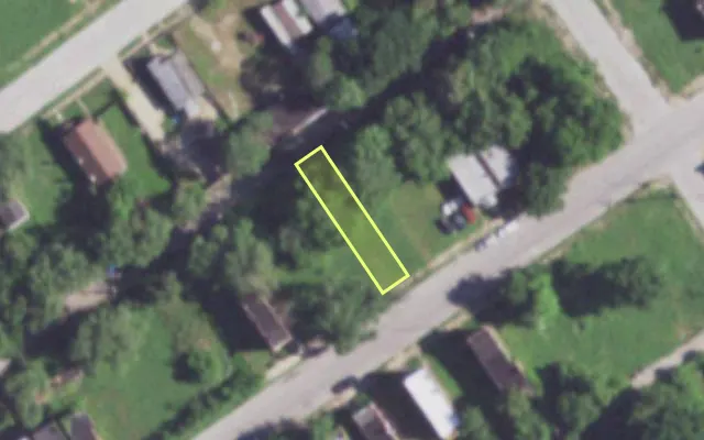 Aerial view of 2023 E PRAIRIE AV — vacant lot, St. Louis with approximate parcel outline