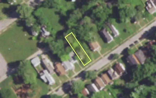 Aerial view of 5029 GENEVIEVE AV — vacant lot, St. Louis with approximate parcel outline