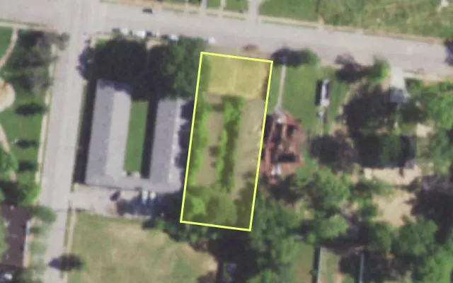 Aerial view of 5730 CABANNE AV — vacant lot, St. Louis with approximate parcel outline