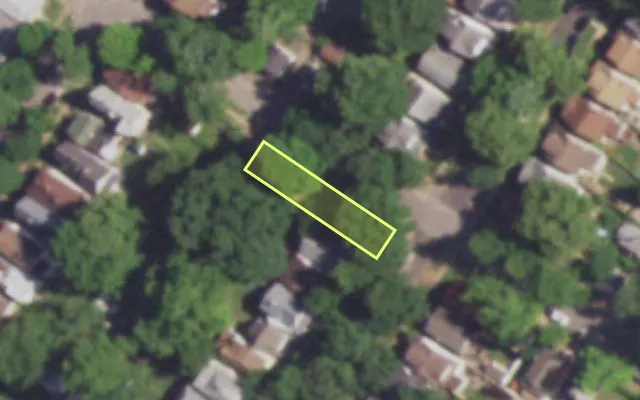 Aerial view of 3712 EILER ST — vacant lot, St. Louis with approximate parcel outline