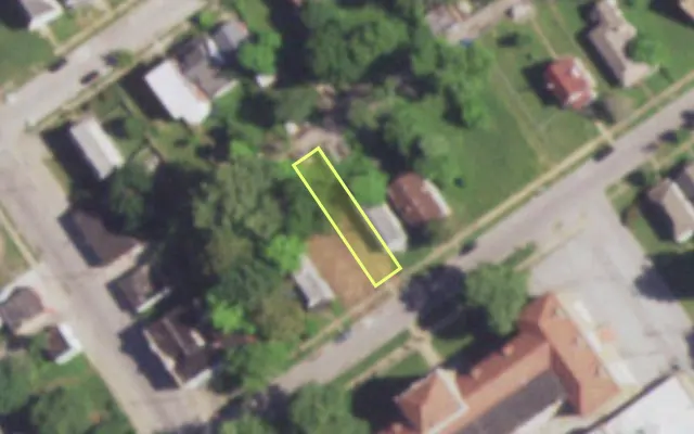 Aerial view of 5017 DAVISON AV — vacant lot, St. Louis with approximate parcel outline