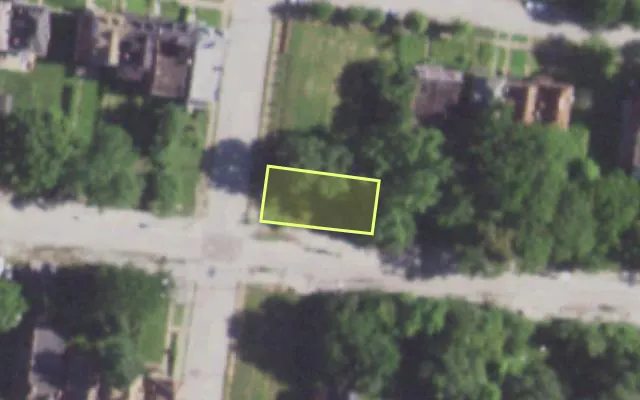 Aerial view of 924 ACADEMY AV — vacant lot, St. Louis with approximate parcel outline