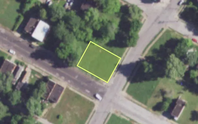 Aerial view of 3801 LEE AV — vacant lot, St. Louis with approximate parcel outline