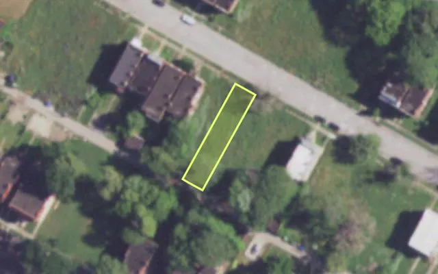 Aerial view of 3832 LABADIE AV — vacant lot, St. Louis with approximate parcel outline