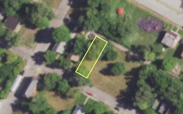 Aerial view of 4605 ST FERDINAND AV — vacant lot, St. Louis with approximate parcel outline