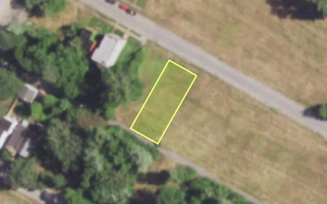 Aerial view of 4554 KENNERLY AV — vacant lot, St. Louis with approximate parcel outline