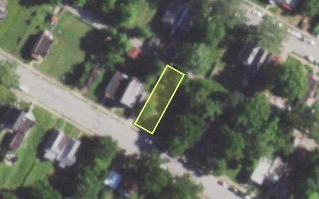 Aerial view of 5717 WABADA AV — vacant lot, St. Louis with approximate parcel outline