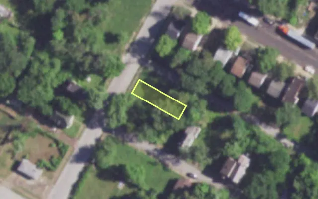 Aerial view of 4128 WARNE AV — vacant lot, St. Louis with approximate parcel outline