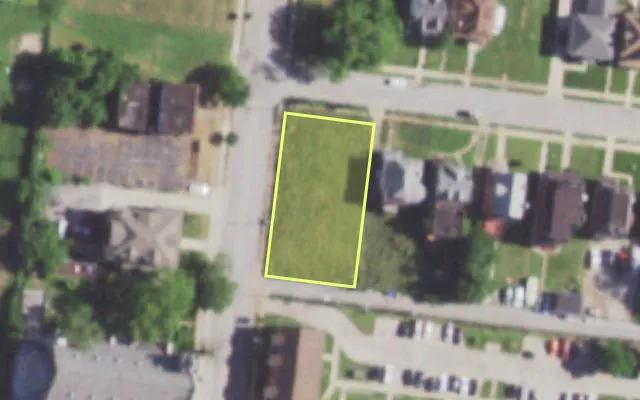 Aerial view of 5754 CHAMBERLAIN AV — vacant lot, St. Louis with approximate parcel outline