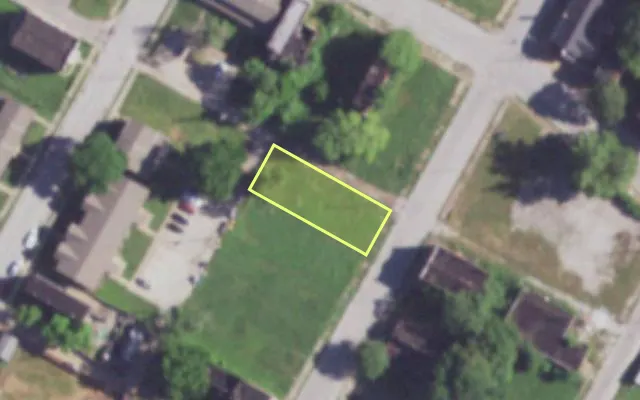 Aerial view of 4035 GROVE ST — vacant lot, St. Louis with approximate parcel outline