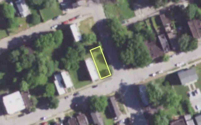Aerial view of 1901 DESTREHAN ST — vacant lot, St. Louis with approximate parcel outline