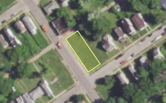 Aerial view of 5401 ROBIN AV — vacant lot, St. Louis with approximate parcel outline
