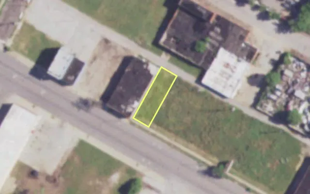 Aerial view of 3843 DR MARTIN LUTHER KING DR — vacant lot, St. Louis with approximate parcel outline