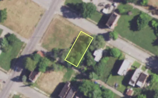 Aerial view of 3858 LINCOLN AV — vacant lot, St. Louis with approximate parcel outline