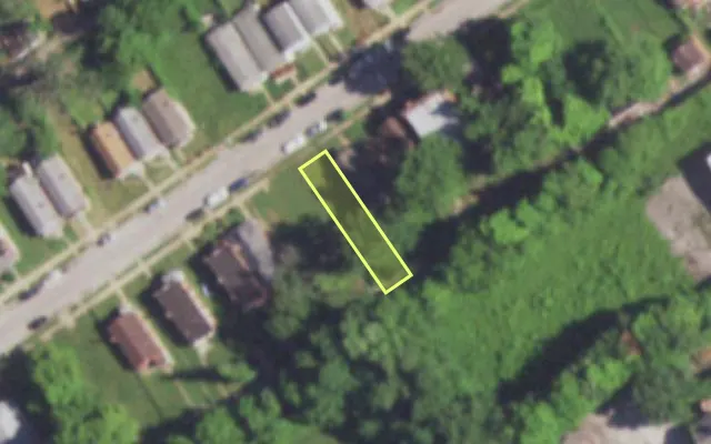 Aerial view of 5432 BEACON AV — vacant lot, St. Louis with approximate parcel outline