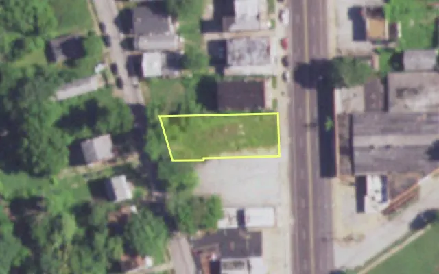 Aerial view of 7917 N BROADWAY — vacant lot, St. Louis with approximate parcel outline