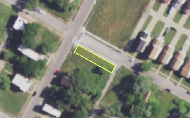 Aerial view of 1826 ANNIE MALONE DR — vacant lot, St. Louis with approximate parcel outline