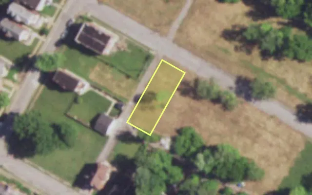 Aerial view of 4596 GARFIELD AV — vacant lot, St. Louis with approximate parcel outline