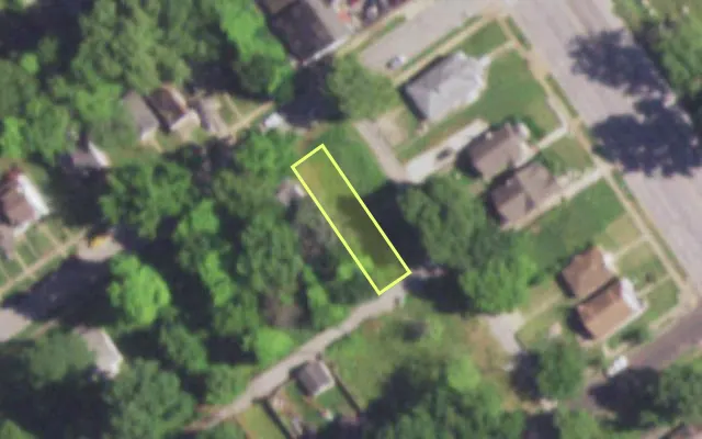 Aerial view of 5538 DAVISON AV — vacant lot, St. Louis with approximate parcel outline