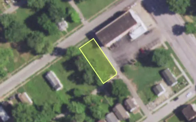 Aerial view of 5540 THRUSH AV — vacant lot, St. Louis with approximate parcel outline