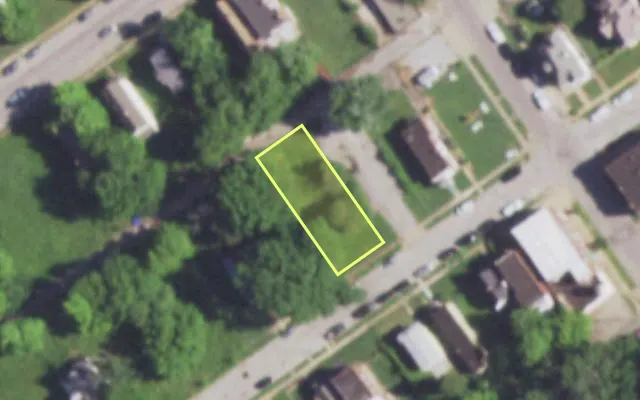 Aerial view of 5371 GERALDINE AV — vacant lot, St. Louis with approximate parcel outline