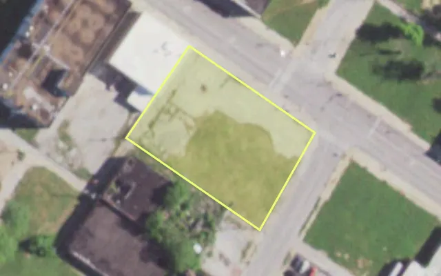 Aerial view of 5916 DR MARTIN LUTHER KING DR — vacant lot, St. Louis with approximate parcel outline