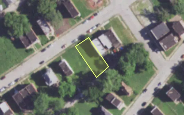 Aerial view of 2112 ALICE AV — vacant lot, St. Louis with approximate parcel outline