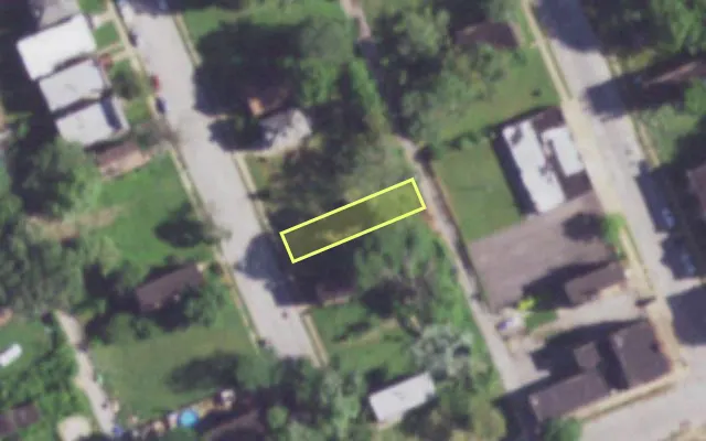 Aerial view of 4320 STRODTMAN PL — vacant lot, St. Louis with approximate parcel outline