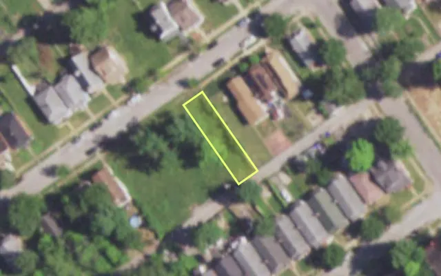 Aerial view of 5372 ARLINGTON AV — vacant lot, St. Louis with approximate parcel outline