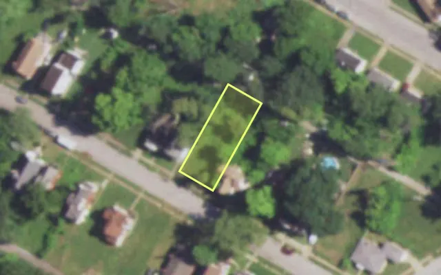 Aerial view of 5729 SALOMA AV — vacant lot, St. Louis with approximate parcel outline