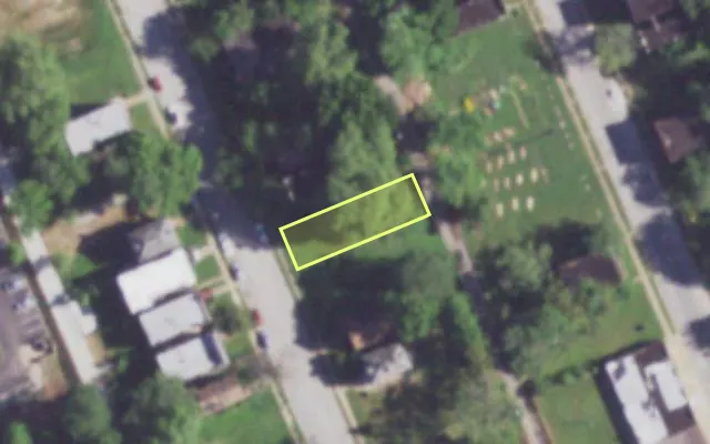 Aerial view of 4402 STRODTMAN PL — vacant lot, St. Louis with approximate parcel outline