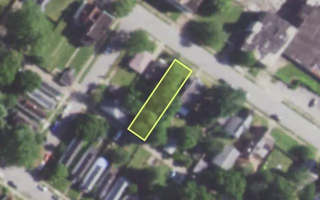 Aerial view of 4160 BINGHAM AV — vacant lot, St. Louis with approximate parcel outline