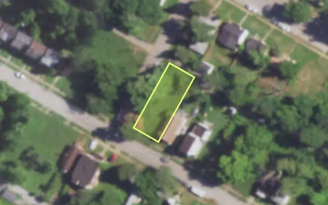 Aerial view of 5757 SALOMA AV — vacant lot, St. Louis with approximate parcel outline