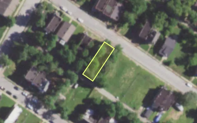 Aerial view of 5962 WABADA AV — vacant lot, St. Louis with approximate parcel outline