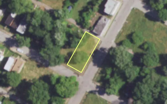 Aerial view of 4301 GARFIELD AV — vacant lot, St. Louis with approximate parcel outline