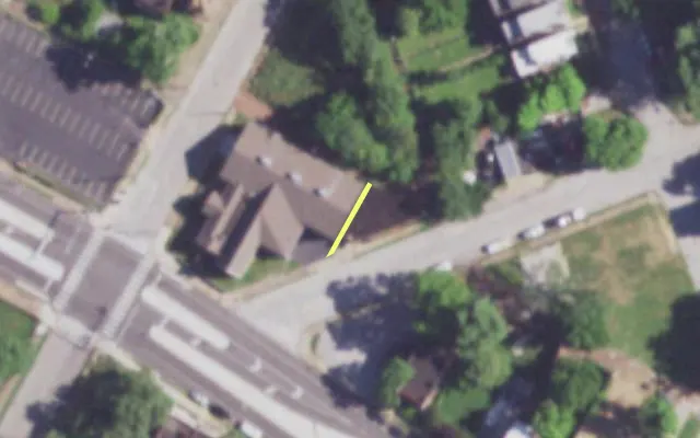 Aerial view of 2633 BREMEN AV — vacant lot, St. Louis with approximate parcel outline