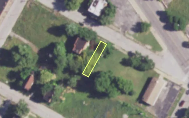 Aerial view of 3728 COZENS AV — vacant lot, St. Louis with approximate parcel outline