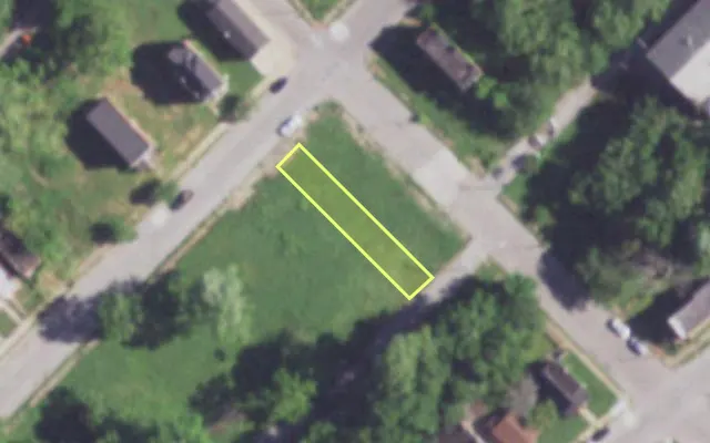 Aerial view of 2140 E COLLEGE AV — vacant lot, St. Louis with approximate parcel outline