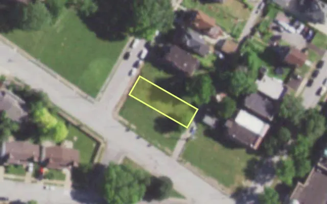 Aerial view of 1204 TEMPLE PL — vacant lot, St. Louis with approximate parcel outline