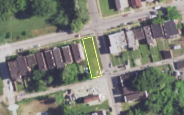 Aerial view of 1000 BITTNER ST — vacant lot, St. Louis with approximate parcel outline