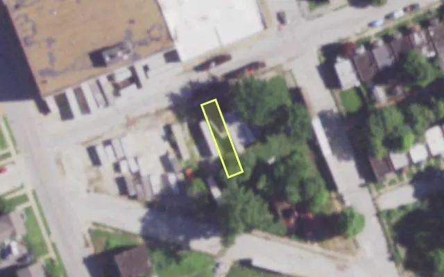Aerial view of 2110 DESTREHAN ST — vacant lot, St. Louis with approximate parcel outline