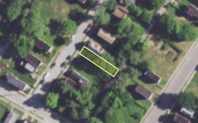 Aerial view of 4218 DESOTO AV — vacant lot, St. Louis with approximate parcel outline