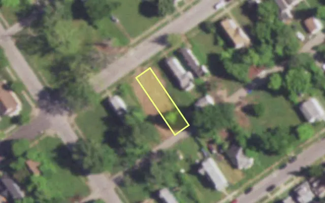 Aerial view of 4914 BEACON AV — vacant lot, St. Louis with approximate parcel outline