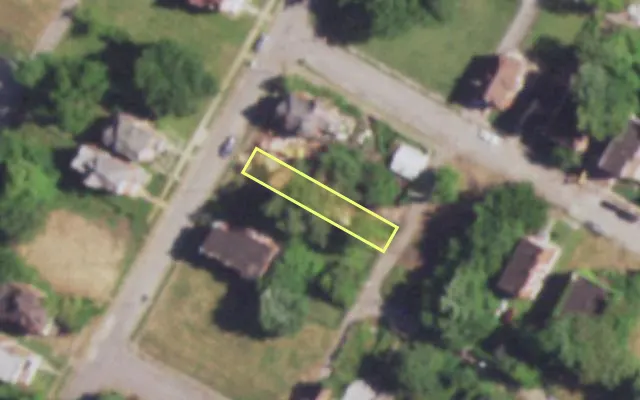 Aerial view of 1718 CORA AV — vacant lot, St. Louis with approximate parcel outline